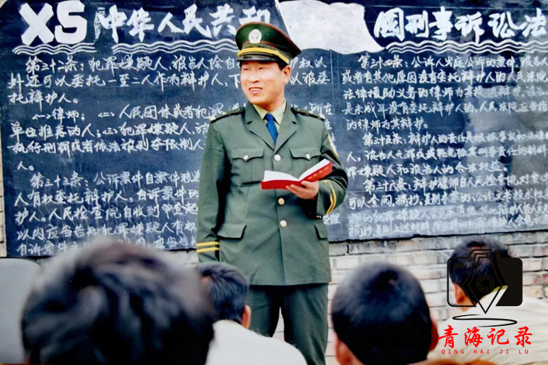 热血老公安 助人为乐的样子很帅 ——记青藏铁路公安局西宁公安处退休警察石进雄