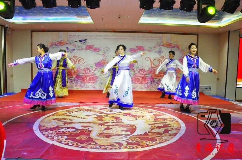 西宁市广场舞协会2024年度年终总结表彰大会圆满举行
